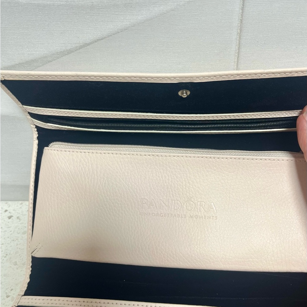 Pandora "Unforgettable Moments" travel‎ jewelry case - Picture 6 of 9